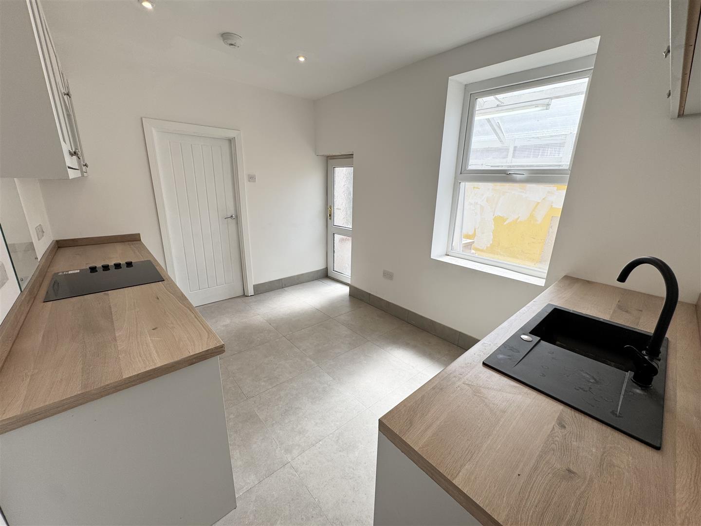 house - terraced for rent new road