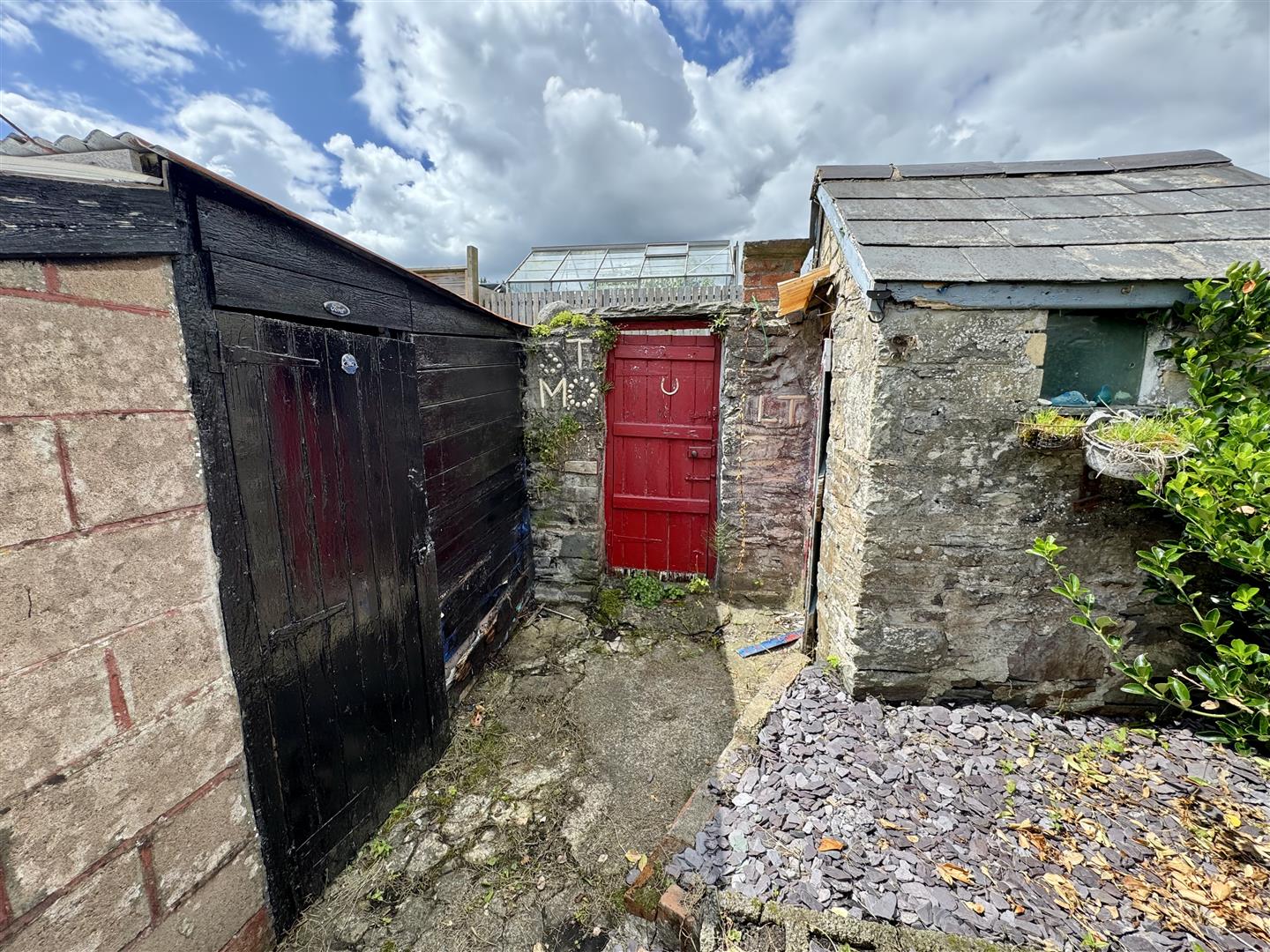house - terraced for rent new road