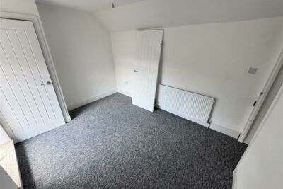 house - terraced for rent new road