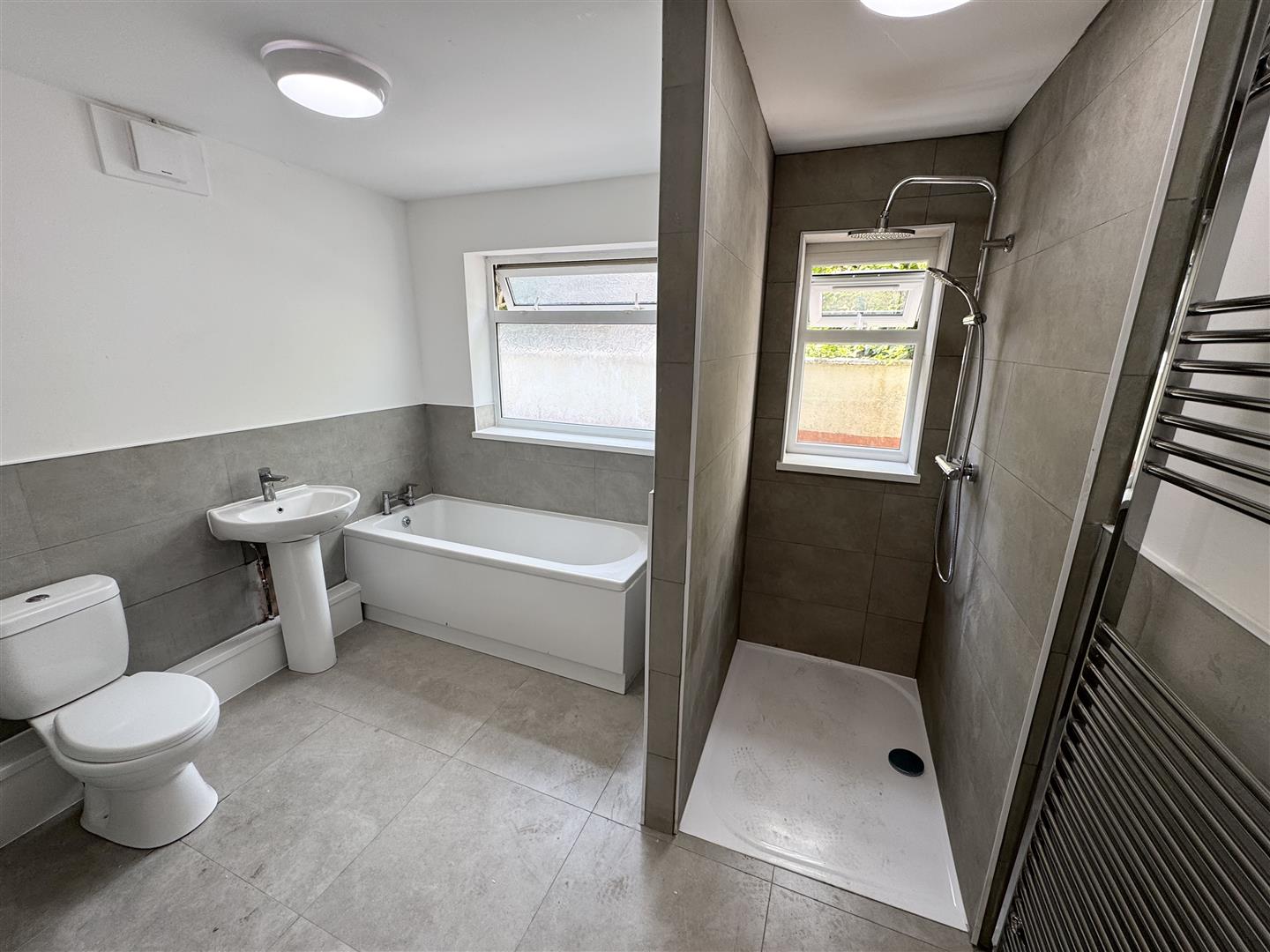 house - terraced for rent new road