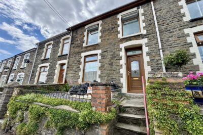 house - terraced for rent new road