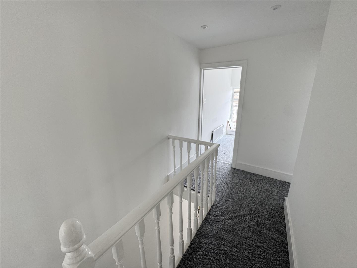 house - terraced for rent new road