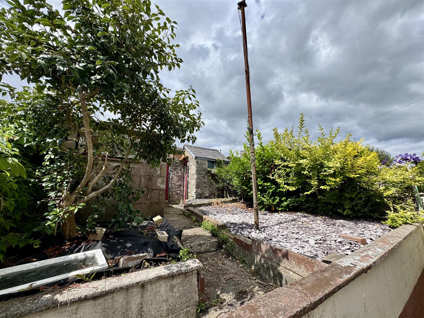 house - terraced for rent new road