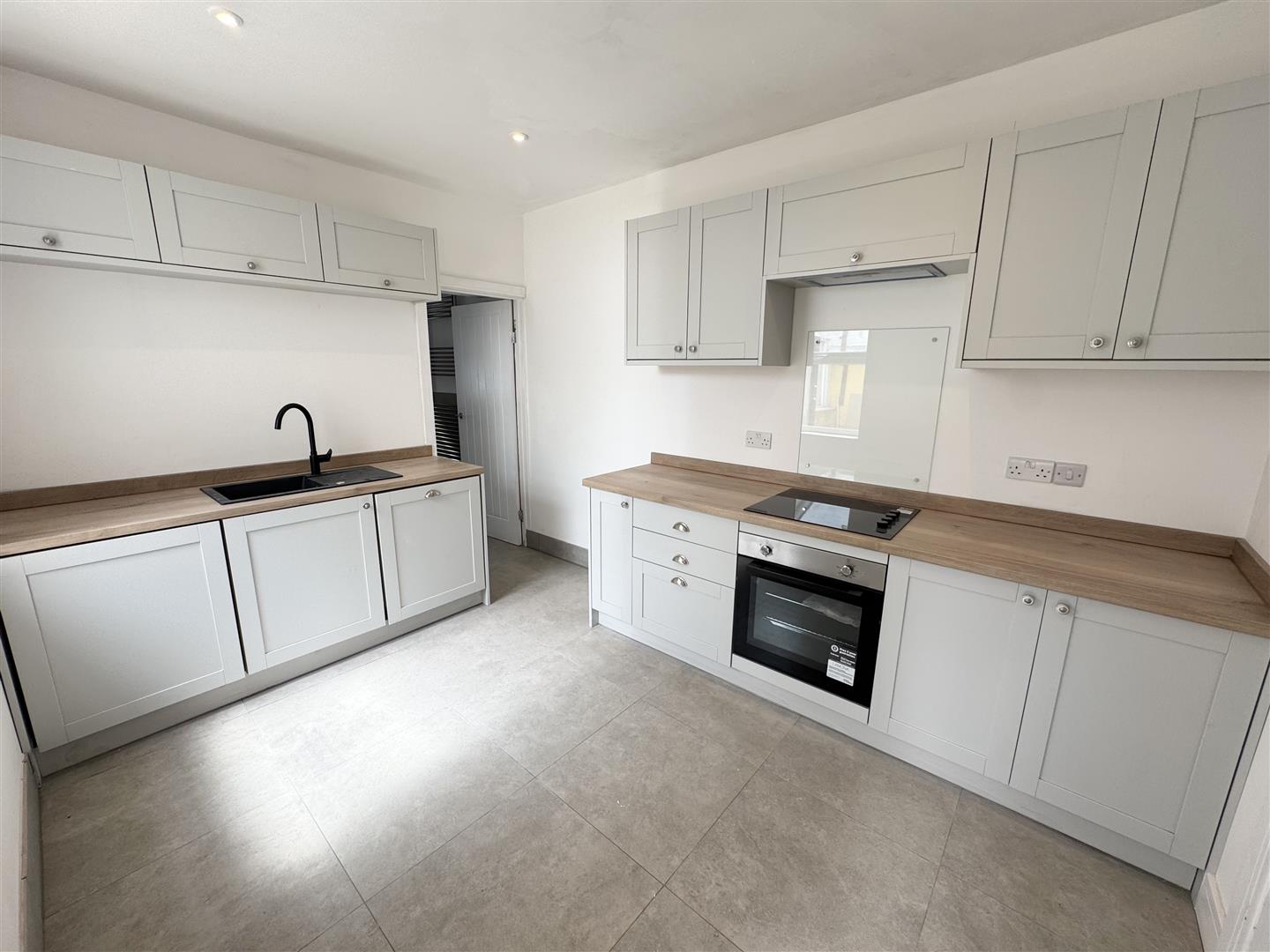 house - terraced for rent new road