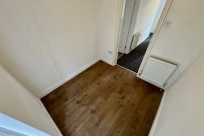 house - terraced for rent church road