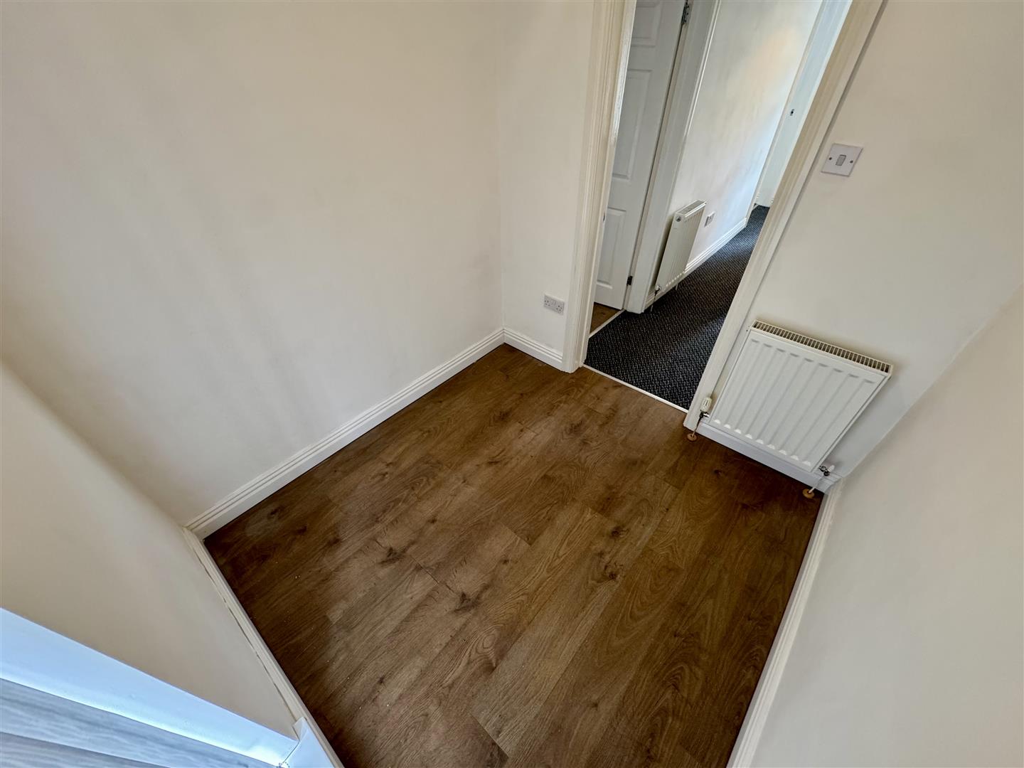 house - terraced for rent church road