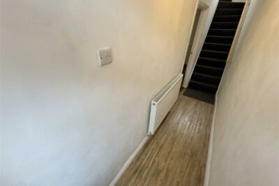 house - terraced for rent church road