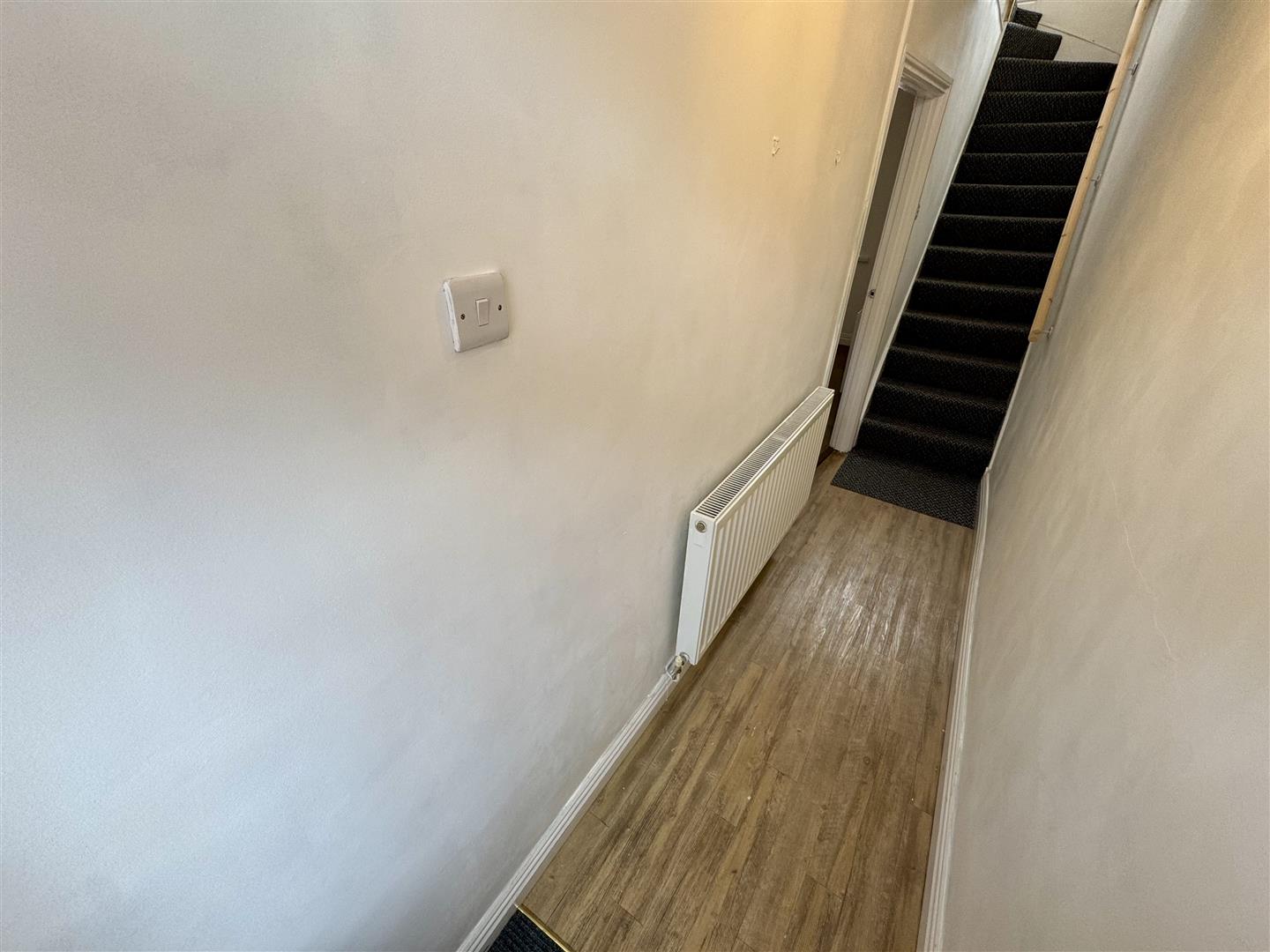 house - terraced for rent church road