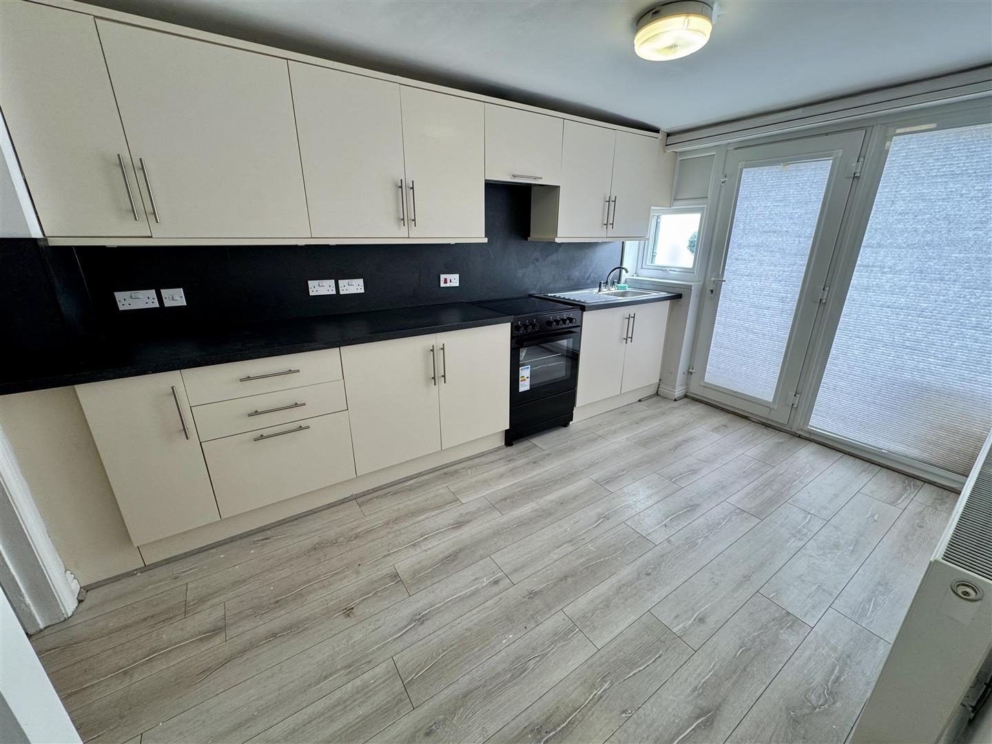house - terraced for rent church road