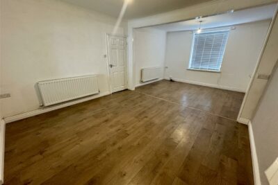 house - terraced for rent church road