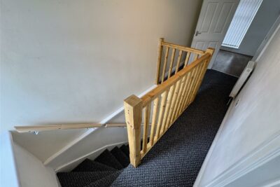 house - terraced for rent church road