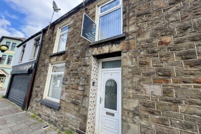 house - terraced for rent church road
