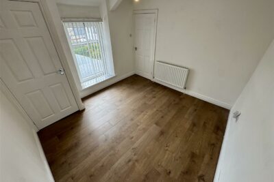 house - terraced for rent church road