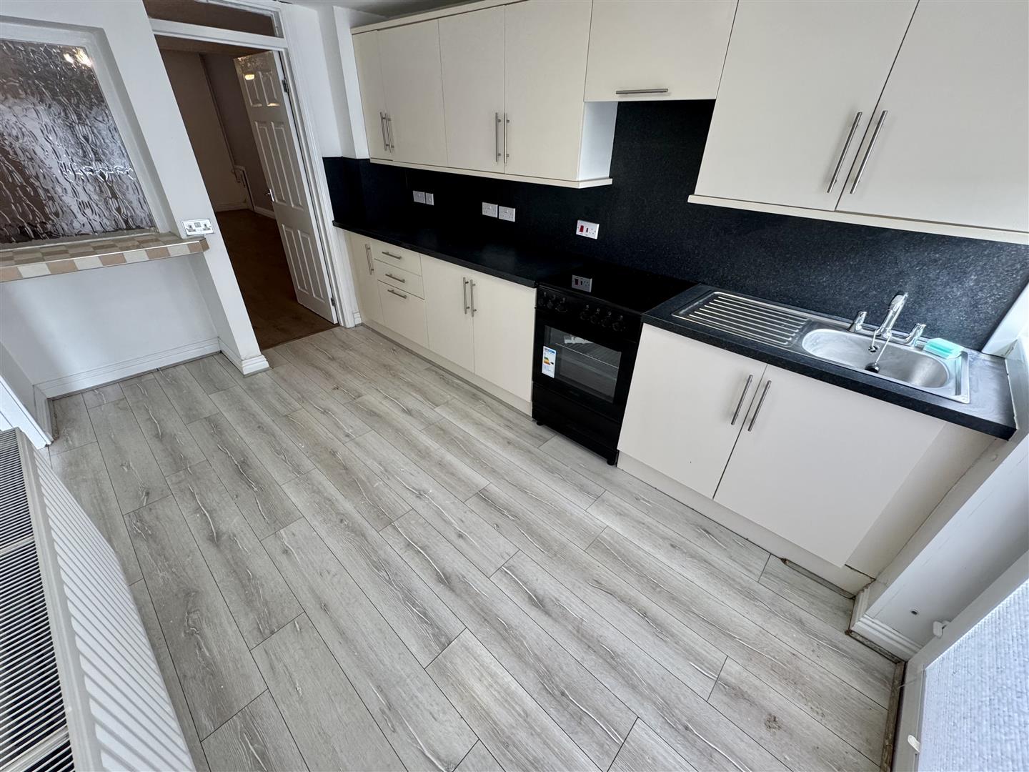 house - terraced for rent church road