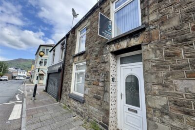 house - terraced for rent church road
