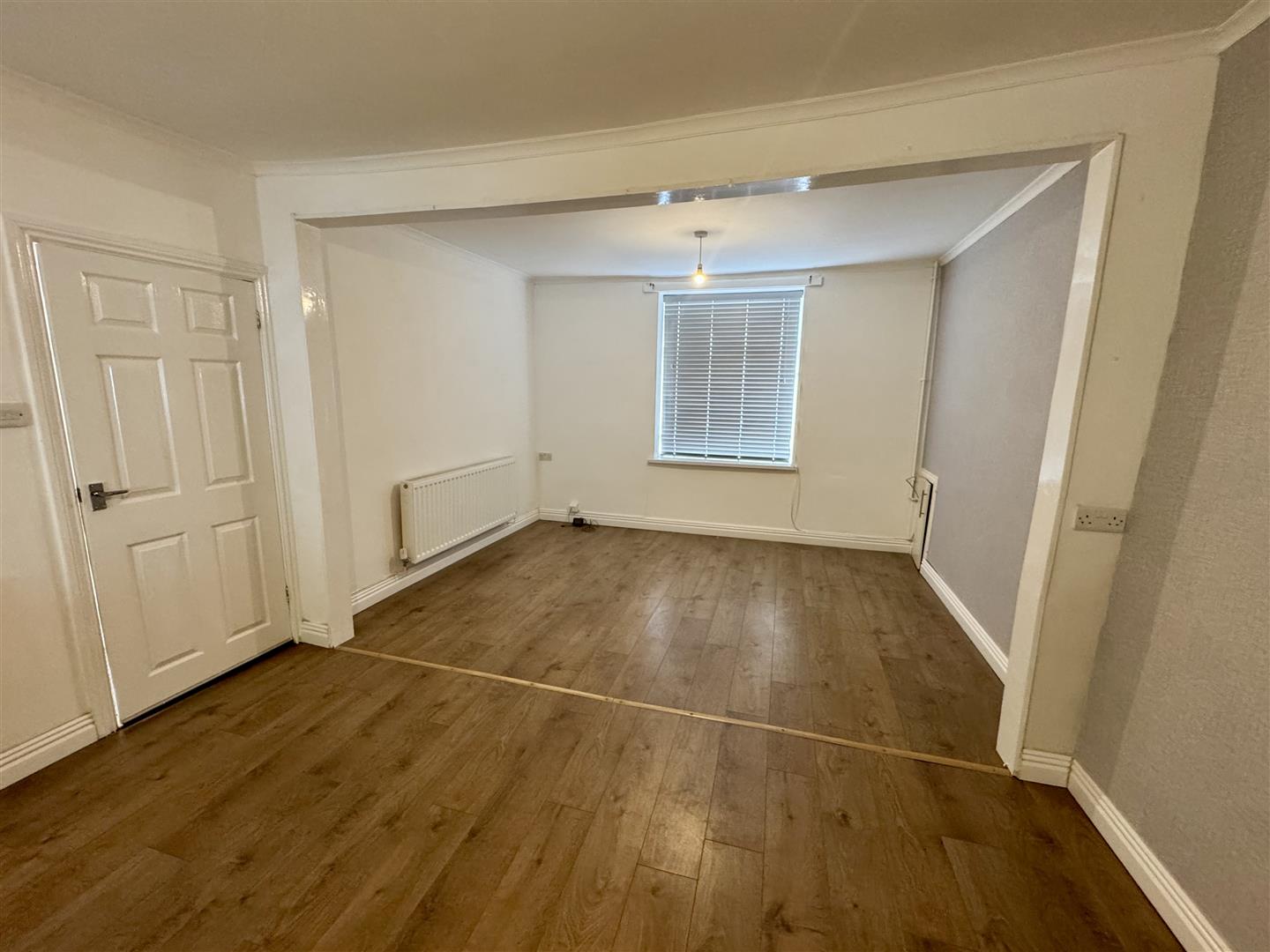 house - terraced for rent church road