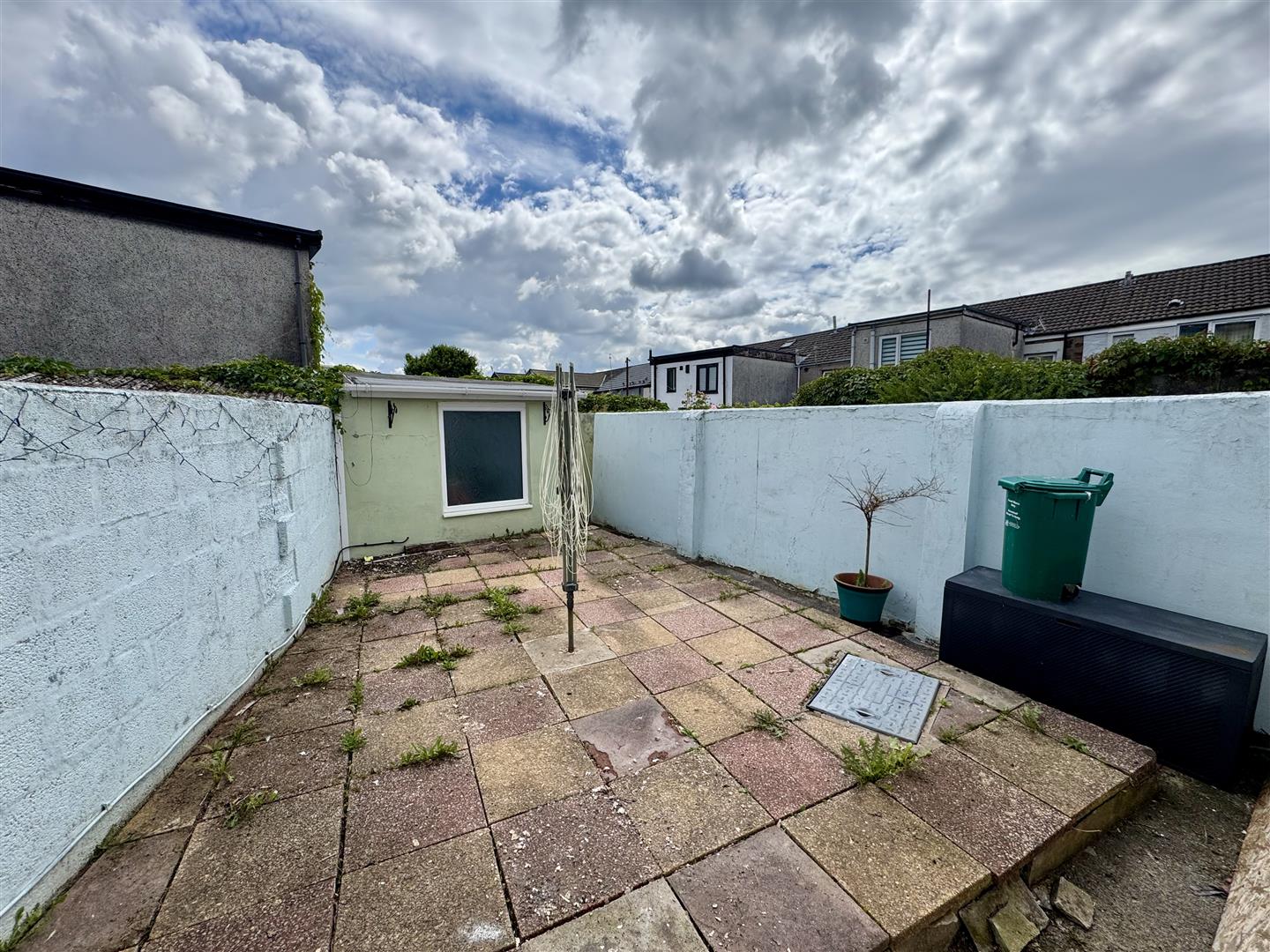 house - terraced for rent church road