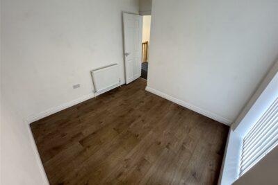 house - terraced for rent church road