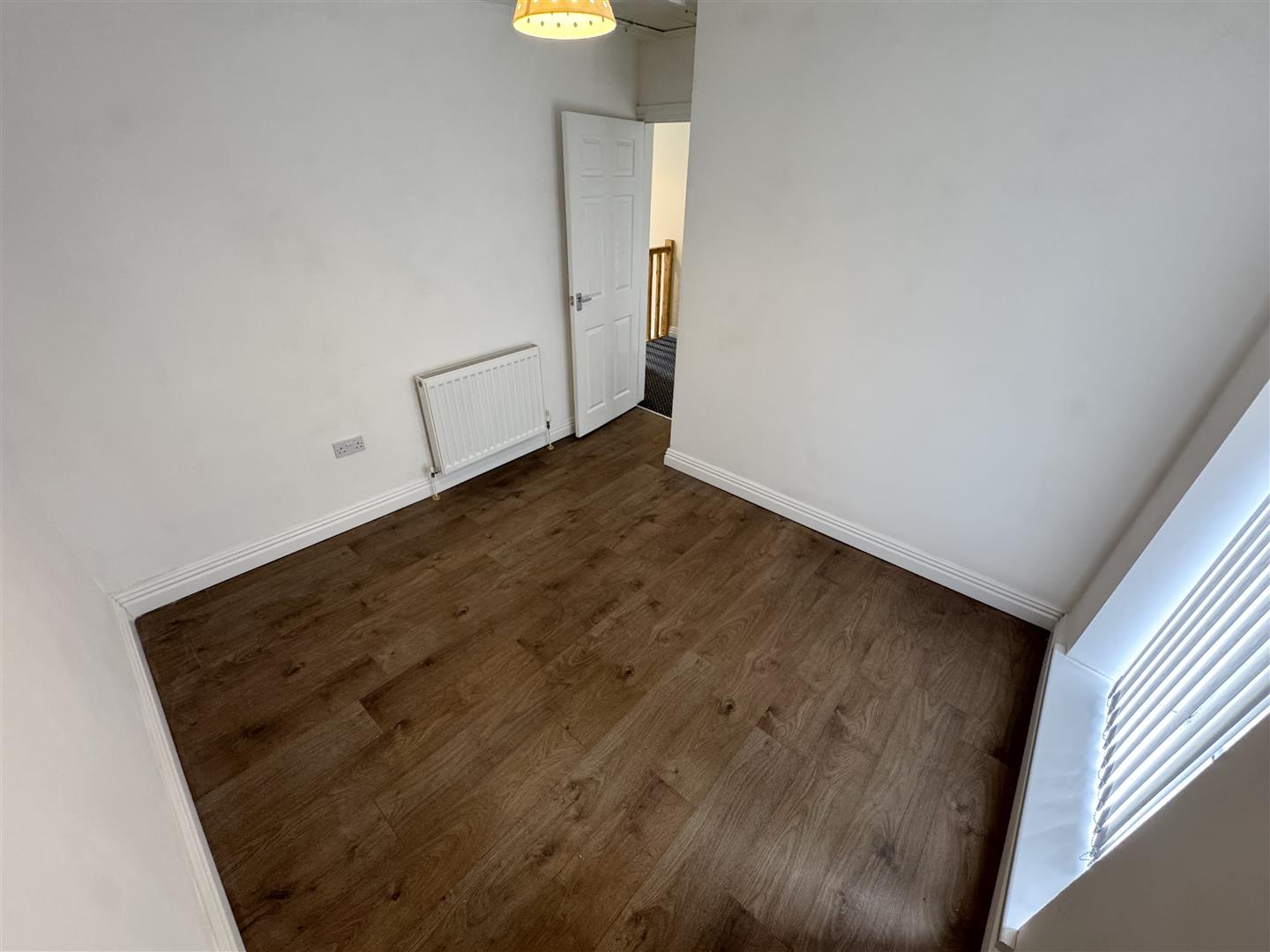 house - terraced for rent church road