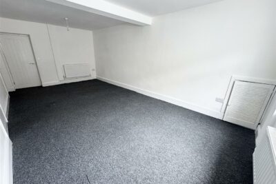 house - terraced for rent webster street
