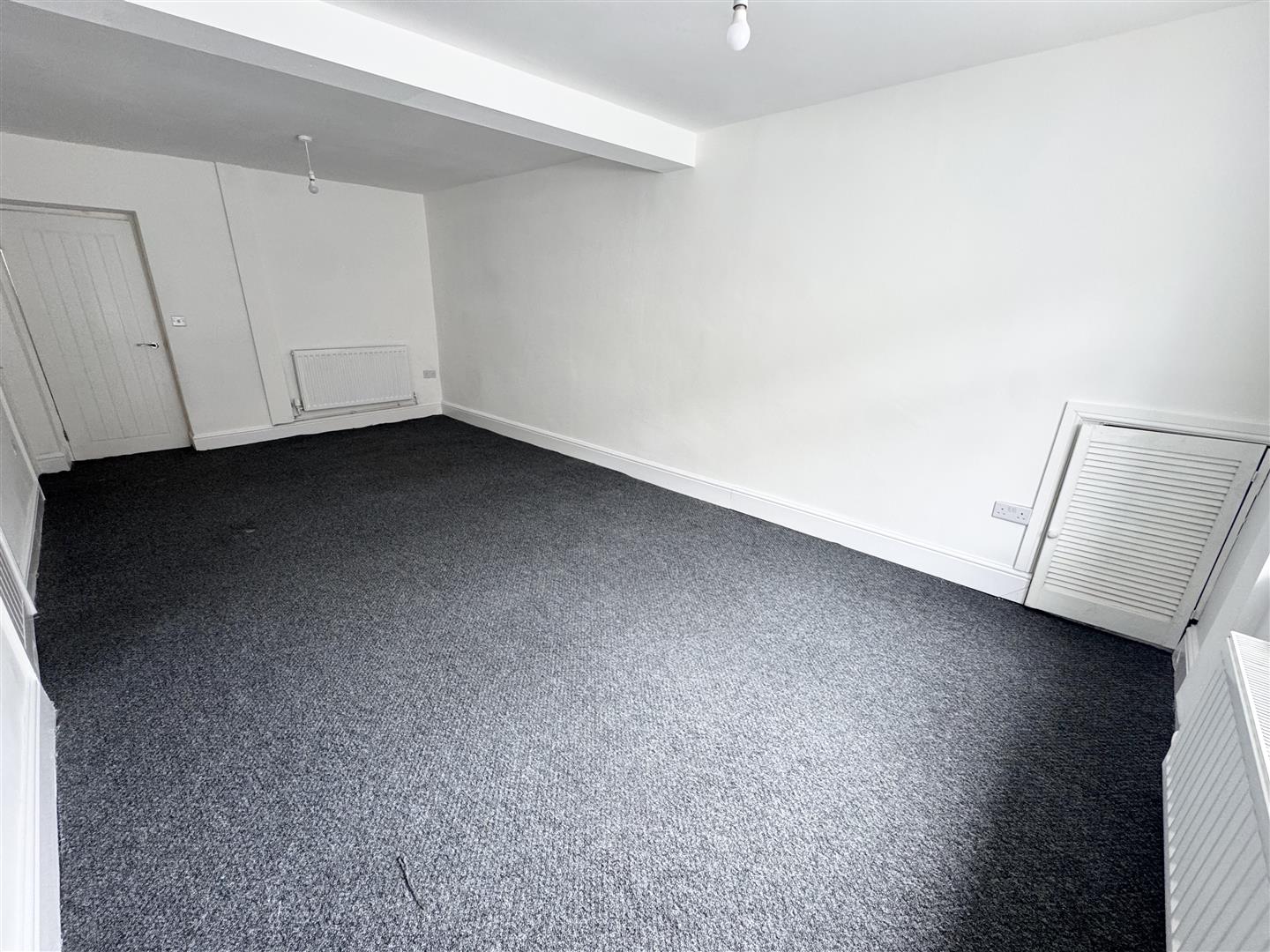 house - terraced for rent webster street