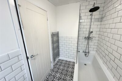 house - terraced for rent webster street