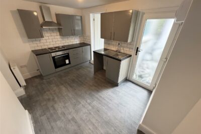house - terraced for rent webster street
