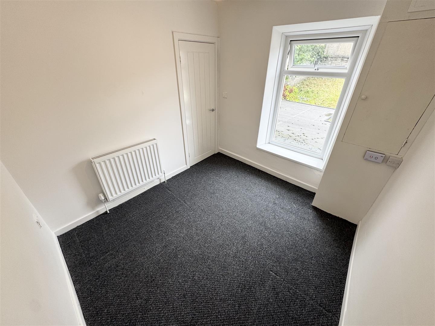 house - terraced for rent webster street