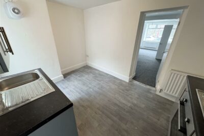 house - terraced for rent webster street