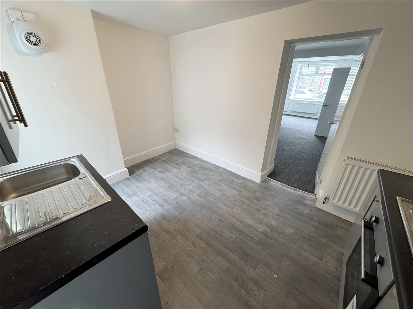 house - terraced for rent webster street