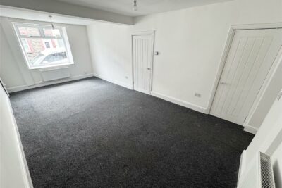 house - terraced for rent webster street