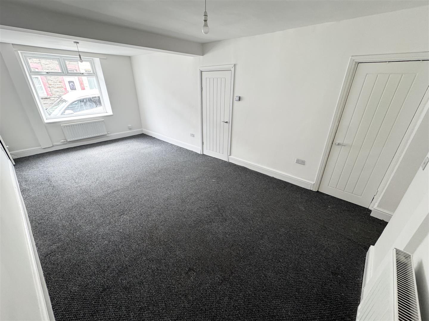 house - terraced for rent webster street