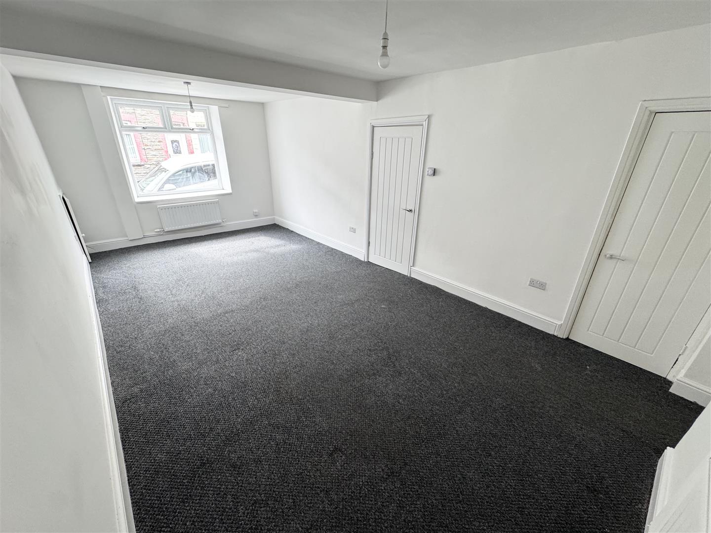 house - terraced for rent webster street