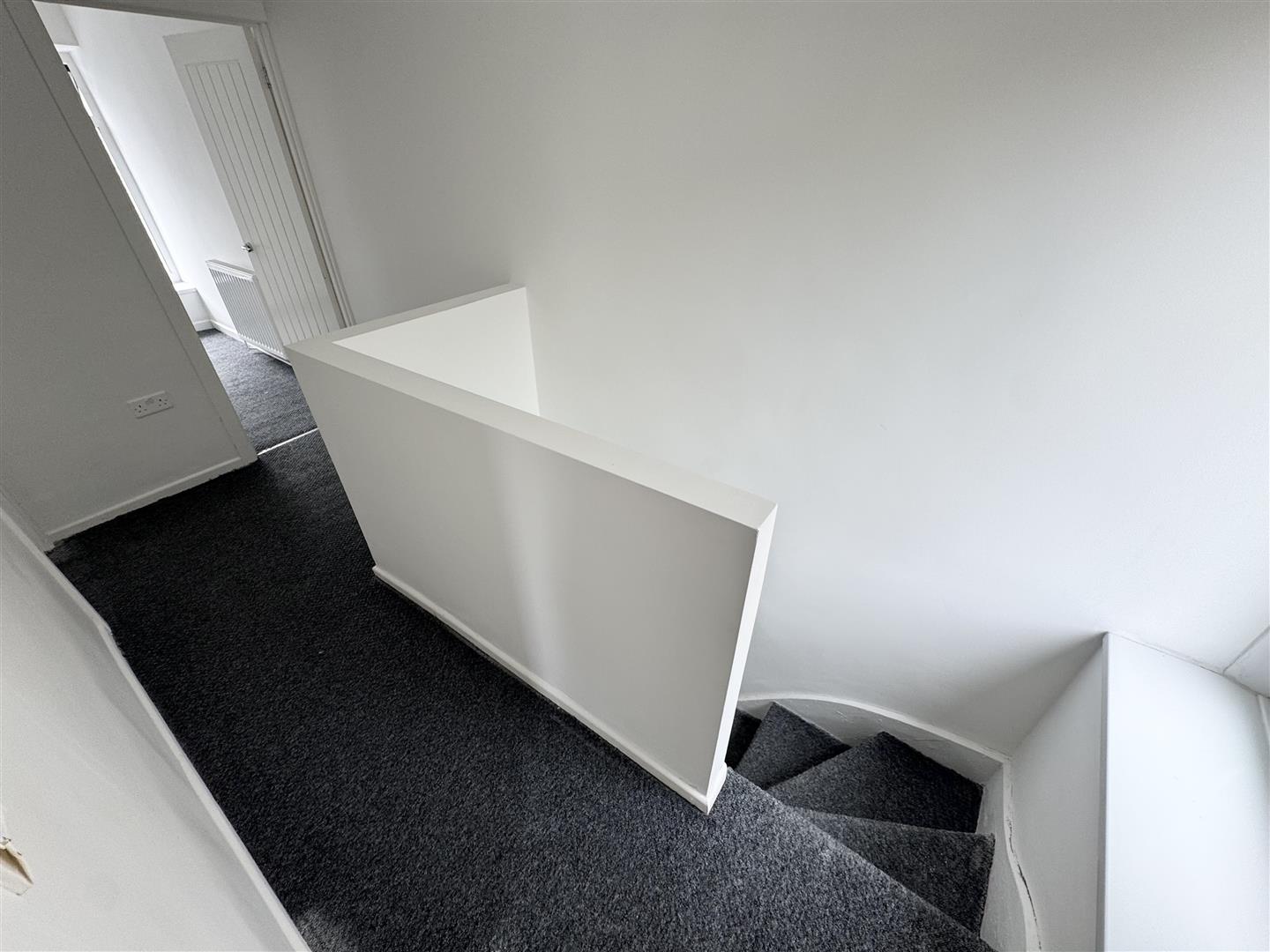house - terraced for rent webster street
