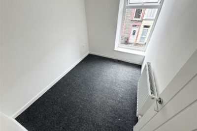 house - terraced for rent webster street