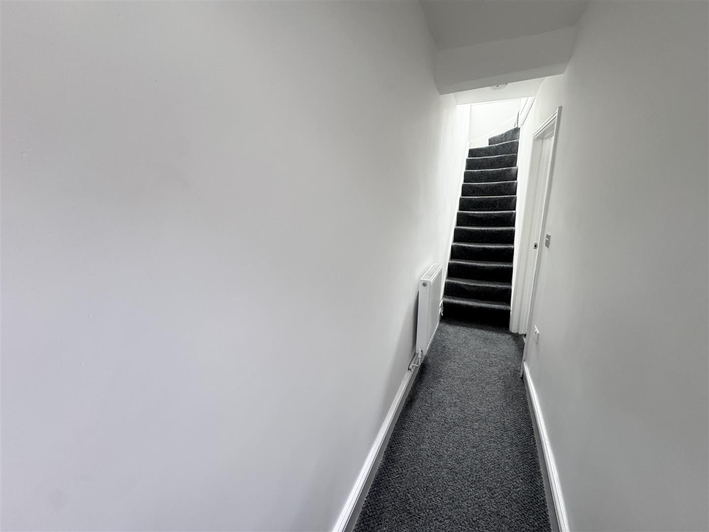 house - terraced for rent webster street