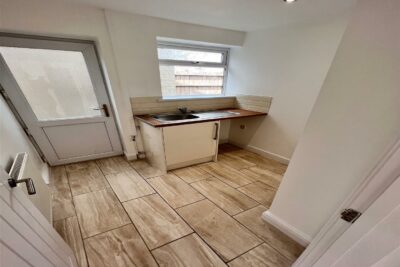 house - semi-detached for rent bryn heulog