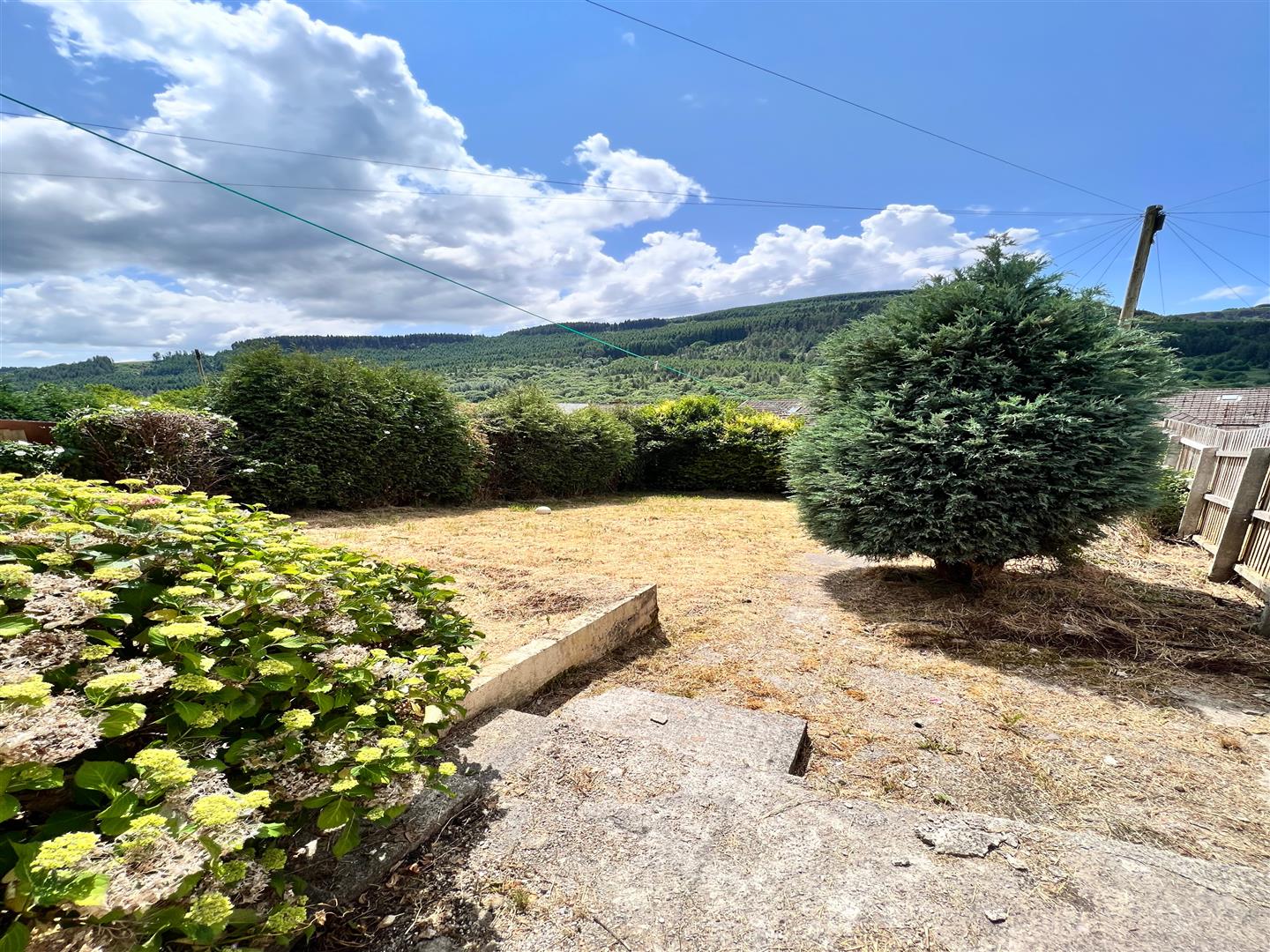 house - semi-detached for rent bryn heulog