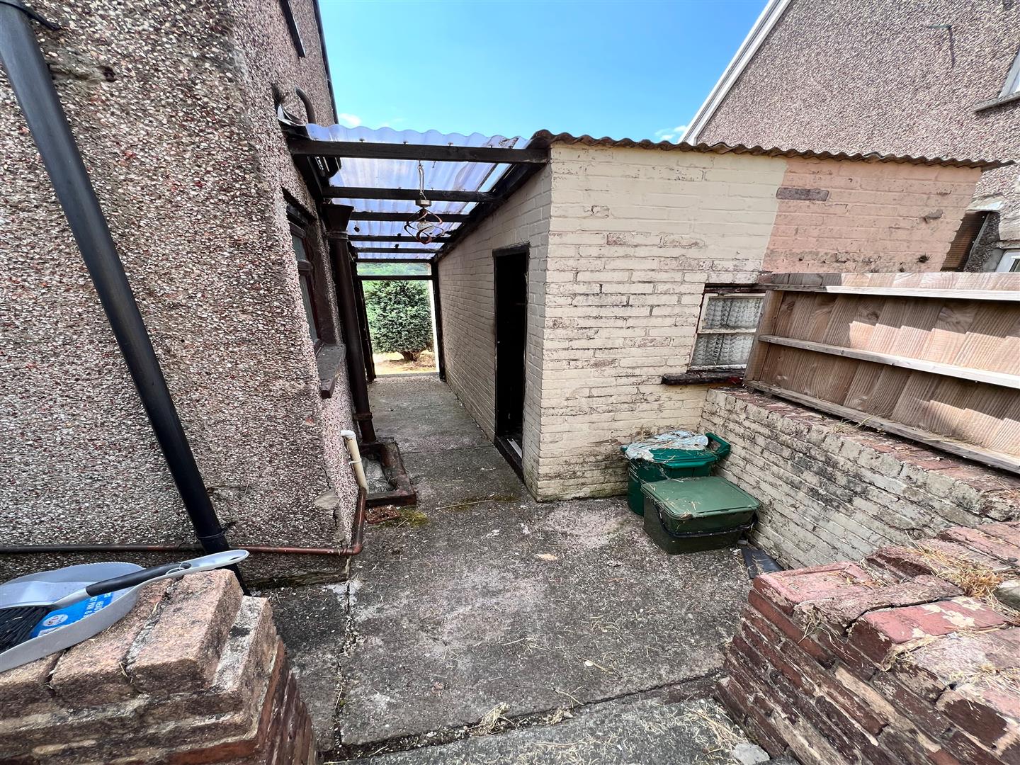 house - semi-detached for rent bryn heulog