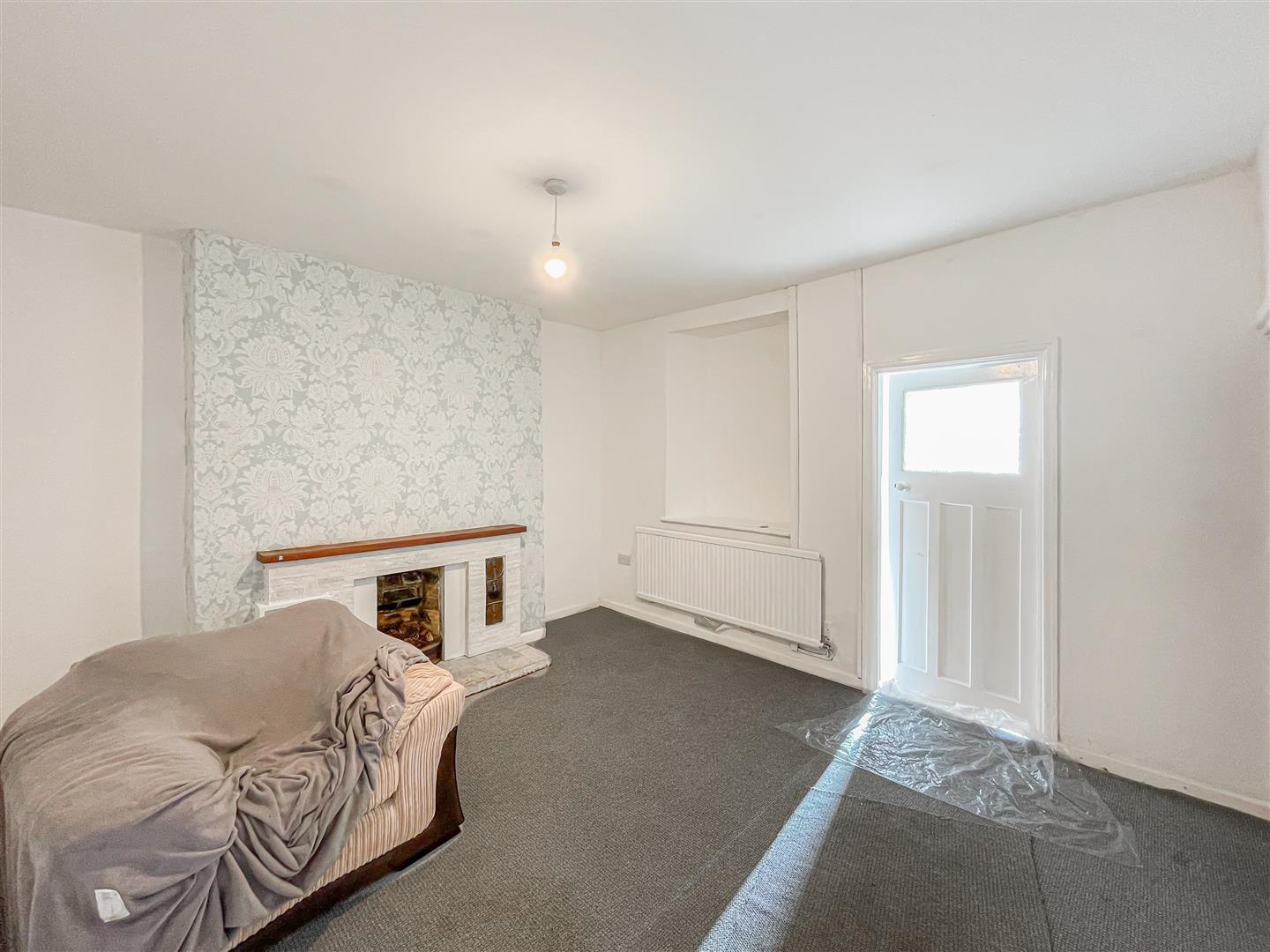 house - terraced for sale cross roads