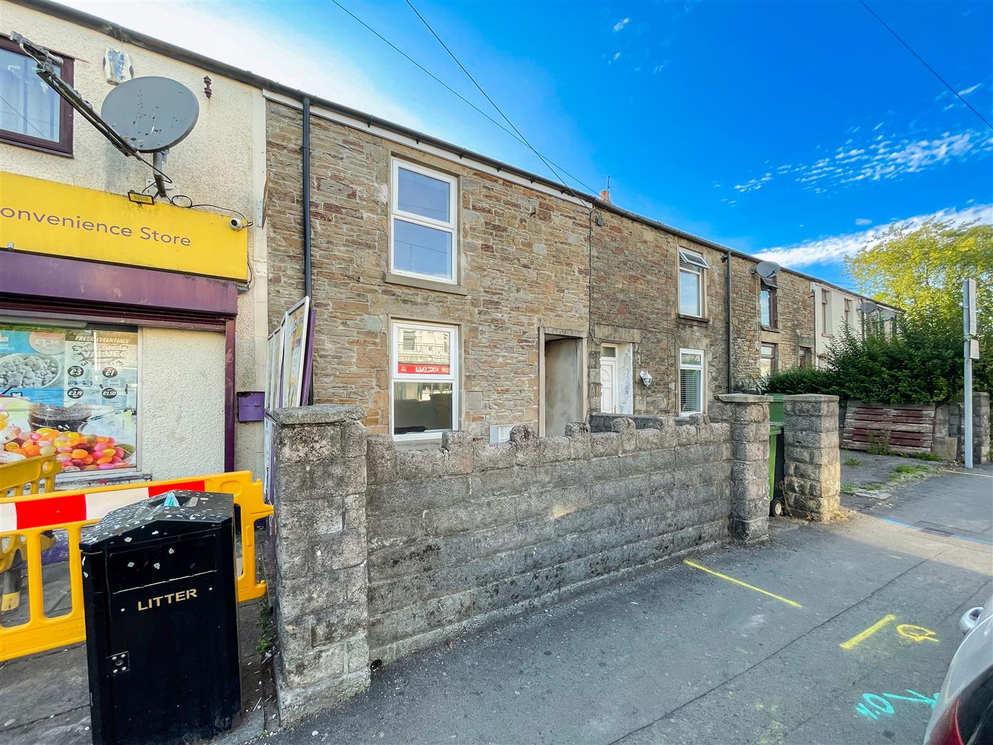 house - terraced for sale cross roads