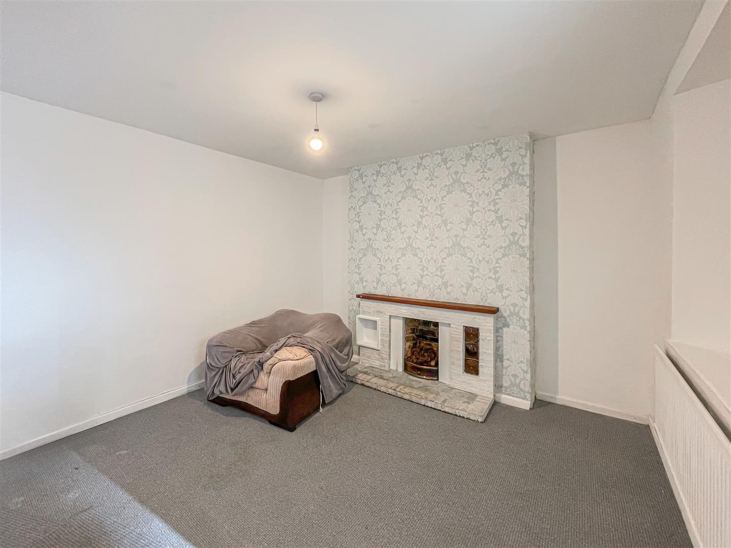 house - terraced for sale cross roads