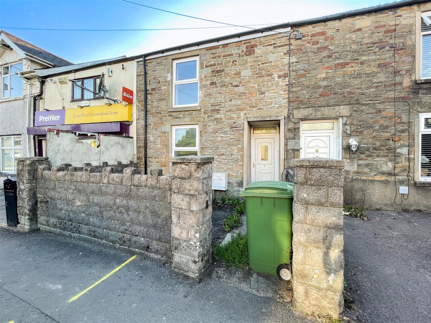 house - terraced for sale cross roads