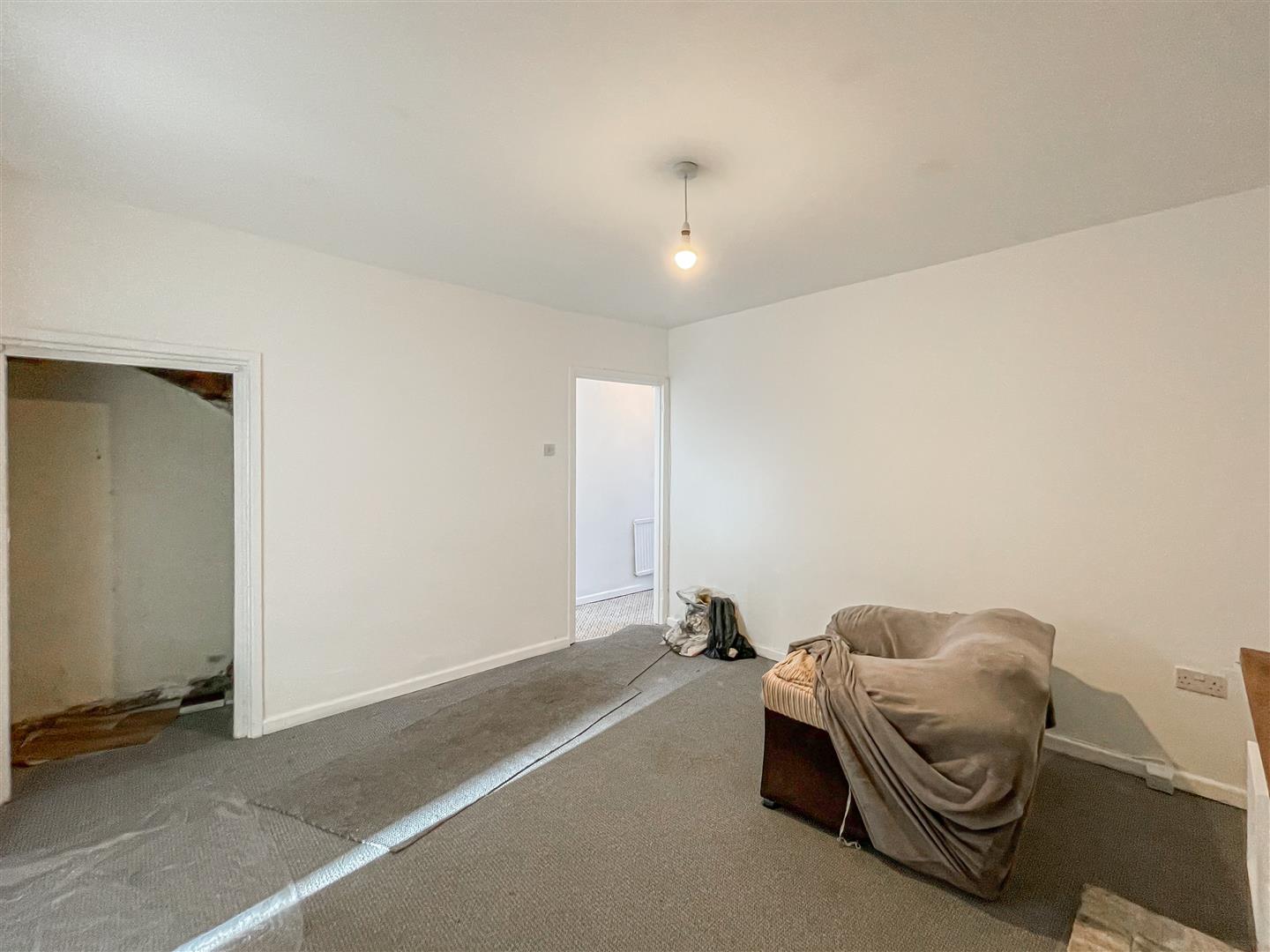 house - terraced for sale cross roads