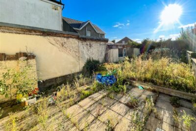 house - terraced for sale cross roads