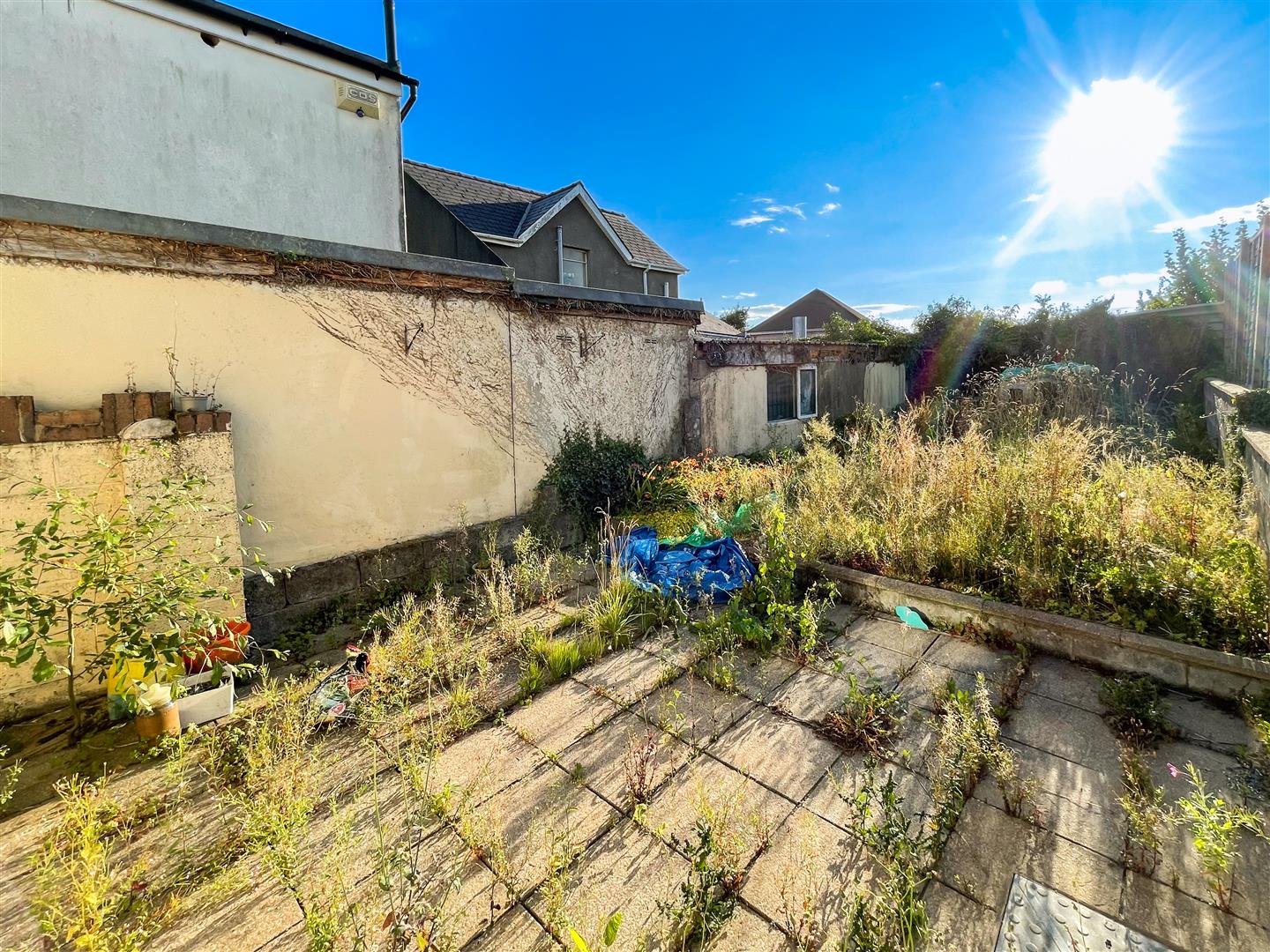house - terraced for sale cross roads