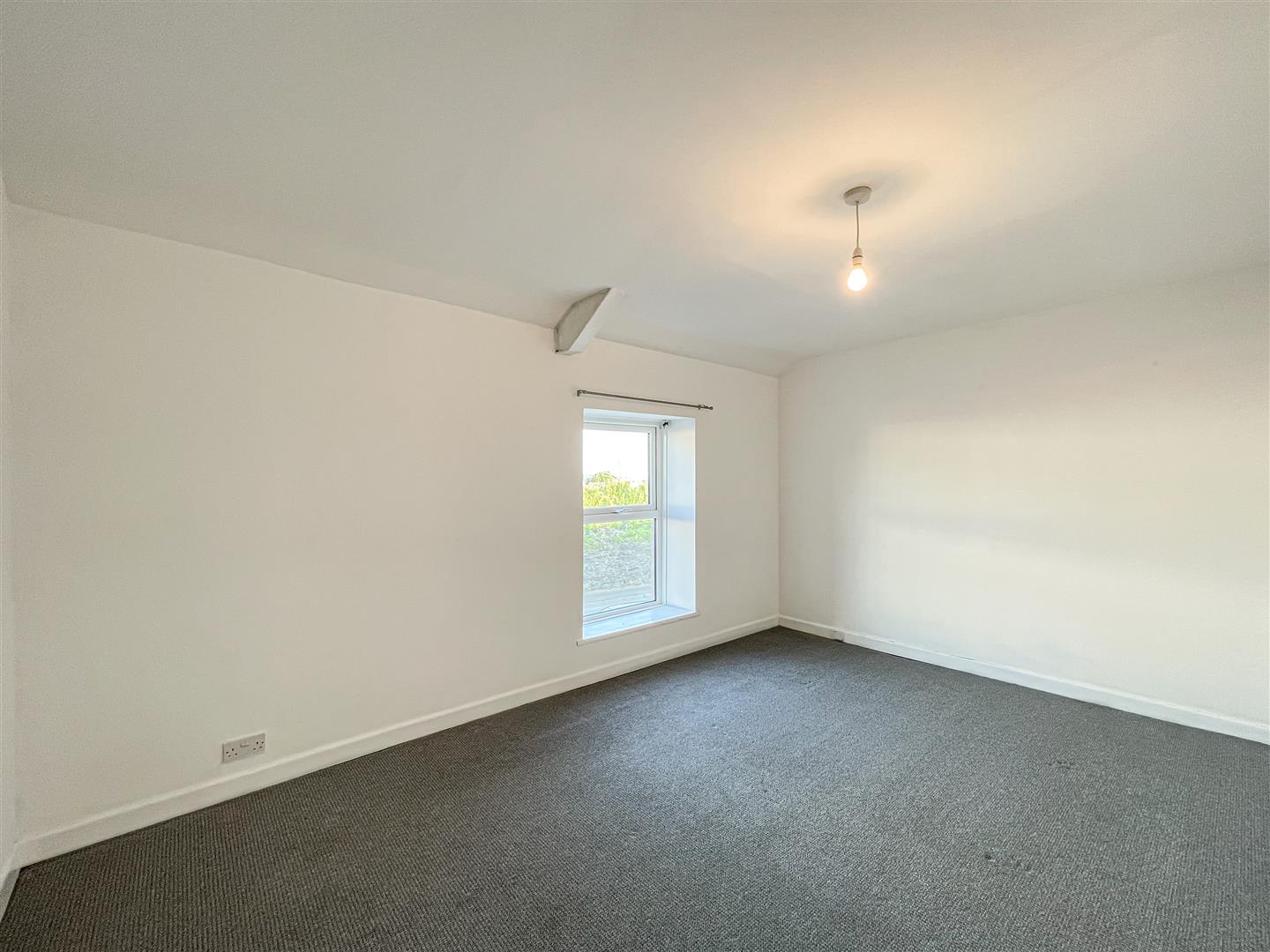 house - terraced for sale cross roads