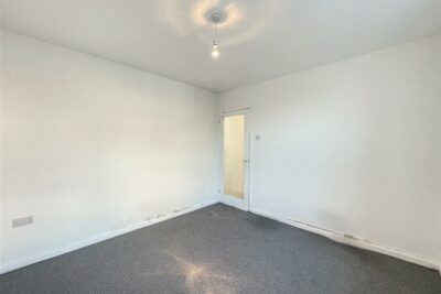 house - terraced for sale cross roads