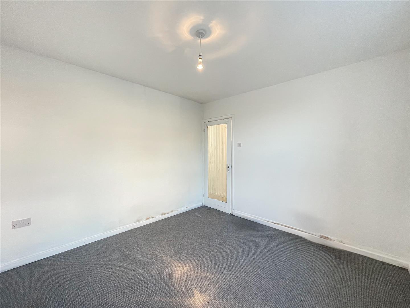 house - terraced for sale cross roads