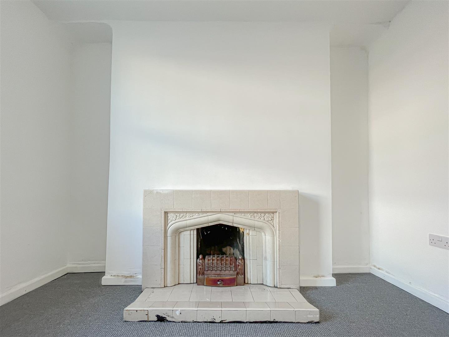 house - terraced for sale cross roads